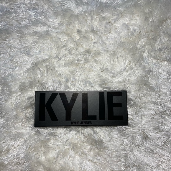Kylie Cosmetics The Nice Palette - Picture 3 of 3